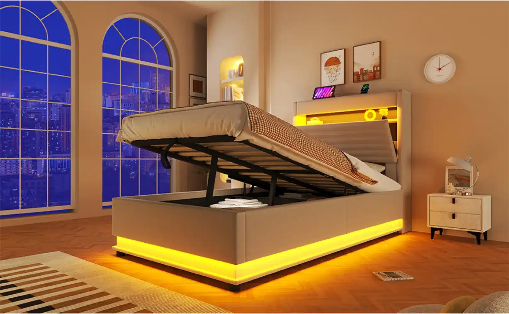 Modernne pesukastiga voodi, USB-C ja LED-valgustusega, suuruses 90x200 cm, asub helges magamistoas. Voodi on osaliselt üles tõstetud, paljastades avara hoiuruumi, ning taustaks on suured aknad ja pehmed maalähedased toonid.