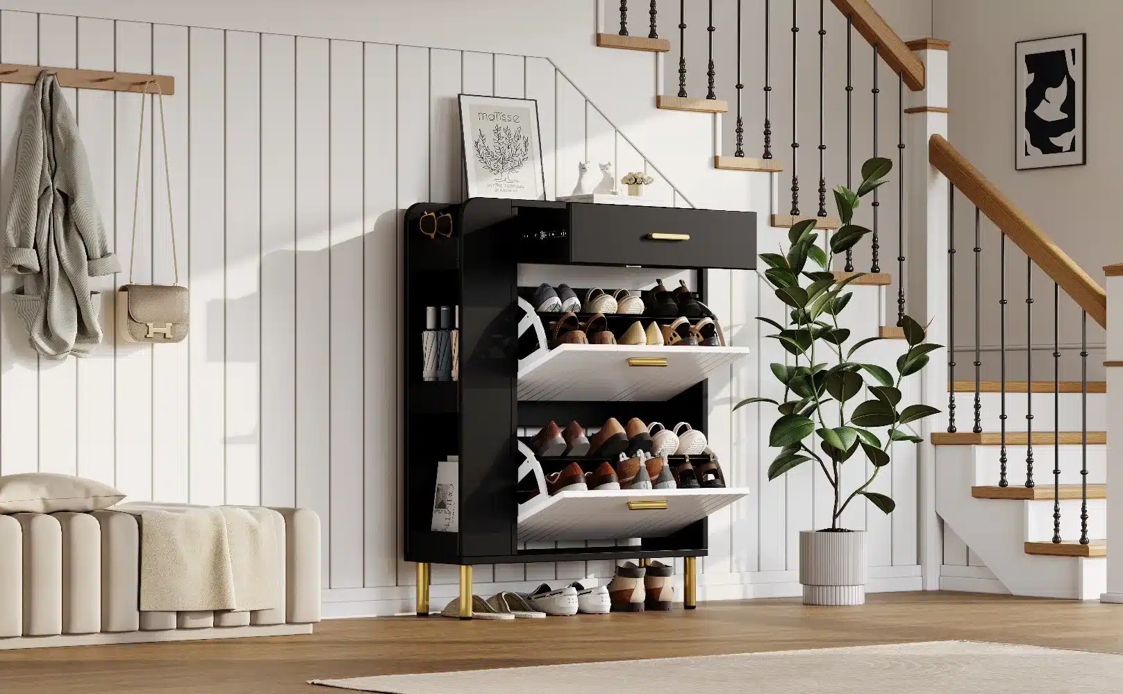 Elegantne must-valge kingariiul, 80 cm pikk, kahe klapi ja kolme avatud osaga, paigutatud kaasaegsesse heledasse esikusse. Ideaalne lahendus jalanõude efektiivseks organiseerimiseks.