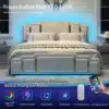 Kaheinimesevoodi sametist, beez, kuldse raamiga, 140x200 | E-pood Tootemaailm Luksuslik kaheinimesevoodi sametist, beez, kuldse raamiga, suuruses 140x200, mille peats on valgustatud RGB-LED tuledega. Voodi asub stiilses magamistoas, kus on sinakas valgus üle toa hajumas.