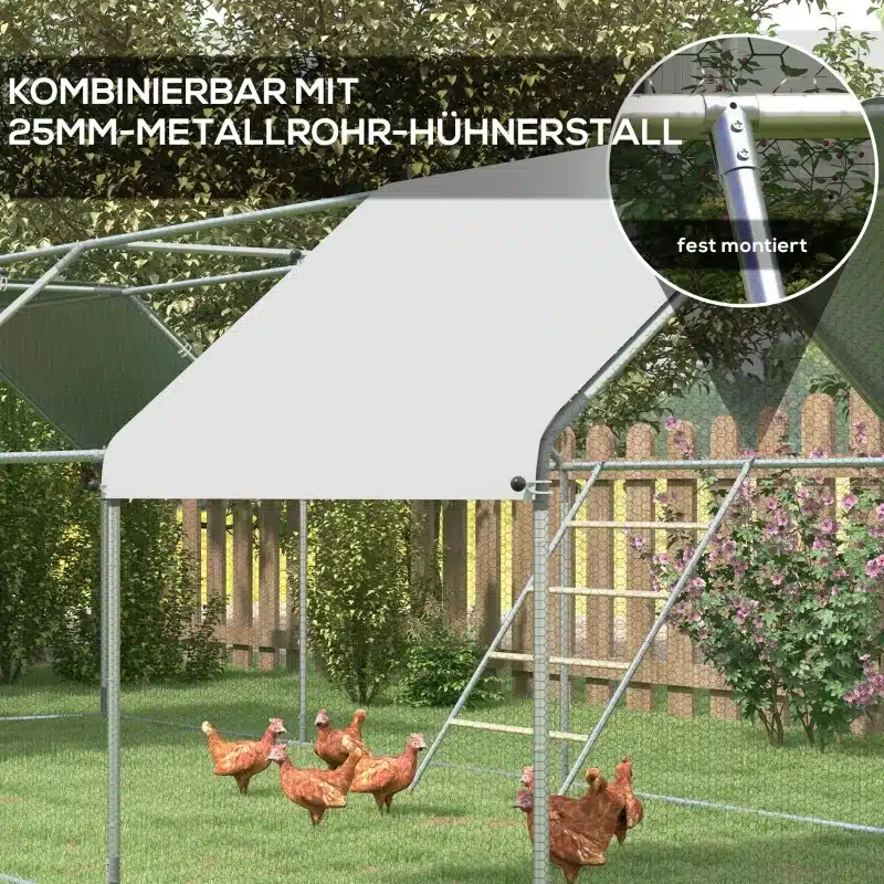 Kanade istumisredel 4 pulgaga, ilmastikukindel teras-puit, on paigaldatud avarasse kanakuutide kompleksi, mis on ümbritsetud rohelise aia ja lilledega.