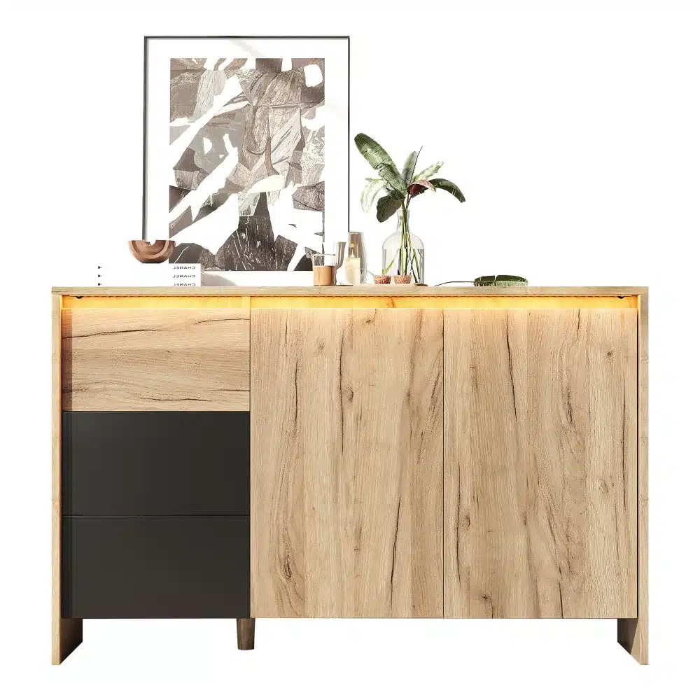 Puidust disain kummut LED valgustusega, mõõtudes 120x76x40 cm, tammepuust viimistlusega, kaasaegne esik ja elutoamööbel. Elegantsed mustad sahtlid ja minimalistlik kujundus taustal valge seinaga.