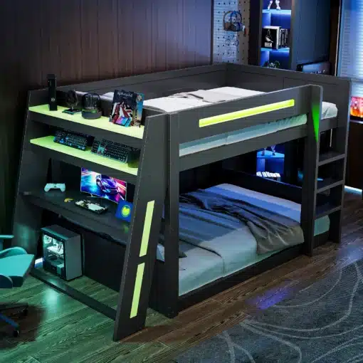 Narivoodi kirjutuslaua ja USB- ning LED-valgustusega 140x200 | E-pood Tootemaailm Narivoodi kirjutuslaua ja USB- ning LED-valgustusega 140x200, must ja roheline toon, koos sisseehitatud kirjutuslaudadega. Narivoodi asub kaasaegses lastetoas puitpõrandaga, seinal riiulid ja elektroonikatarvikud.