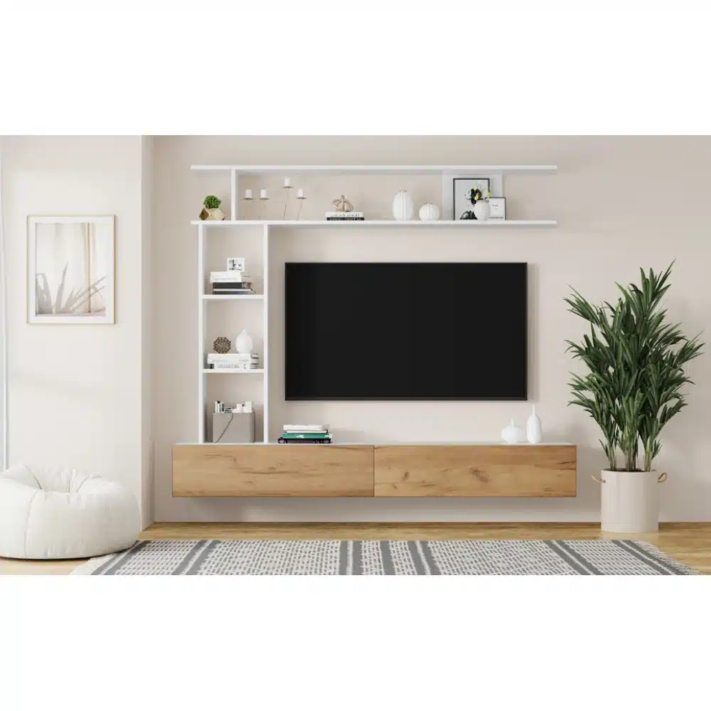 Tv-alus seinariiulitega modernses stiilis 180x35x22,5 cm, hele puit; minimalistlik disain avara elutoa seinal, külgedel valged riiulid dekoratiivesemetega ja teleriga keskel, taustal hele beež sein ja roheline taim nurgas.