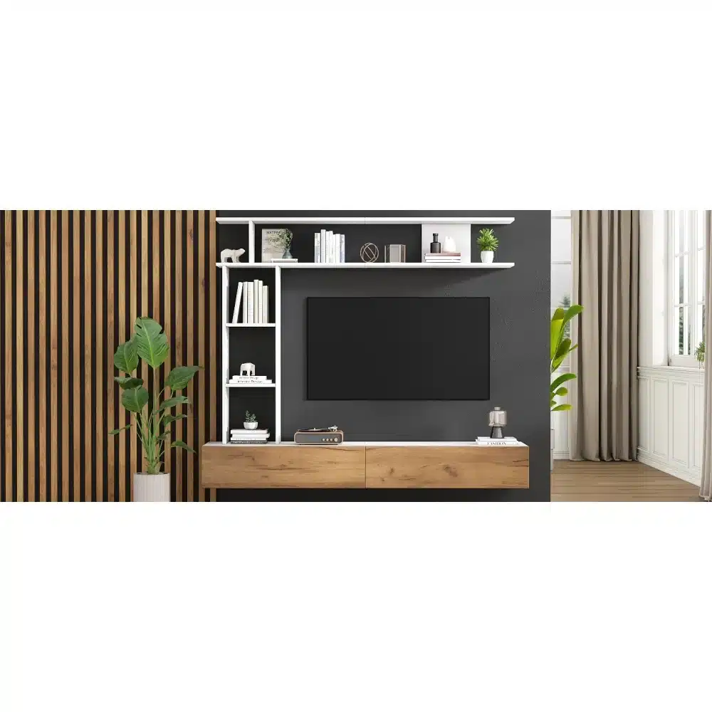 Tv-alus seinariiulitega modernses stiilis 180x35x22,5 cm, valmistatud heledast puidust ja valgetest riiulitest, taustal tume sein. Alus on asetatud elutoa nurgas, dekoratiivsete elementide ja roheliste taimede läheduses.