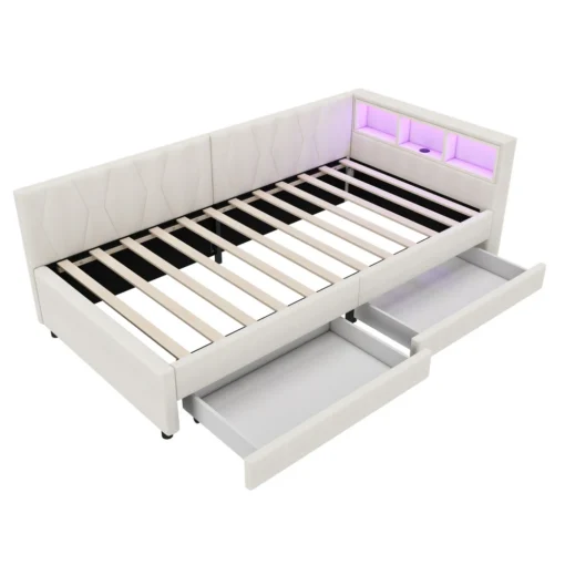 Päevavoodi 90x200cm kahe sahtliga ja LED valgustusega | E-pood Tootemaailm Valge pehme voodi raam kahe sahtli ja LED-valgustusega peatsiosas