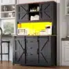 Köögikapp liugustega ja LED valgustusega 115×40×174,7 cm | E-pood Tootemaailm Must köögikapp töötasapinna, sahtlite ja avatud riiuliga köögis