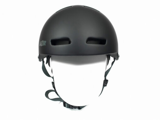 Kiiver LAZER Armor 2.0, Matte White (L) | E-pood Tootemaailm Must kiiver kahe eesmise ventilatsiooniavaga ja lõuarihmaga, valgel taustal