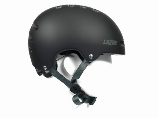 Kiiver LAZER Armor 2.0, Matte White (L) | E-pood Tootemaailm Must Lazer kiiver külgvaates valgel taustal, reguleeritava lõuarihmaga