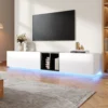 Moodne TV-alus sahtlite ja avatud riiulitega | E-pood Tootemaailm Valge madal TV-alus sinise LED-valgustusega ja keskmise avatud riiuliga