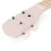 Laste ukulele mängupill 4 keelega alates 3. eluaastast | E-pood Tootemaailm Lähedalt vaade heledale ukulelele kuue keele ja häälestuspulkadega