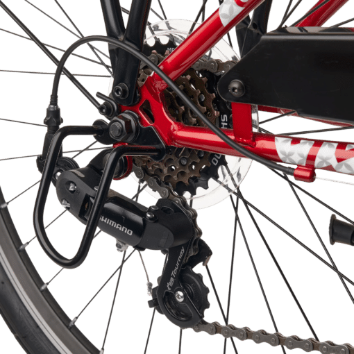 Lähivõte jalgratta tagumise ratta ja käiguvahetaja mehhanismist, nähtav on Shimano komponent ja ketas