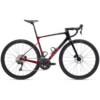Maanteeratas Giant Defy Advanced Pro 2 süsinikraamiga | E-pood Tootemaailm Must ja punane maanteeratas ketaspiduritega, külgvaates valgel taustal