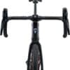 Maanteeratas Giant Defy Advanced Pro 2 süsinikraamiga | E-pood Tootemaailm Must maanteeratta juhtraud ja esiosa eestvaates valgel taustal