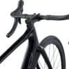 Maanteeratas Giant Defy Advanced Pro 2 süsinikraamiga | E-pood Tootemaailm Musta maanteeratta esiosa, lenksud ja esiratas valgel taustal