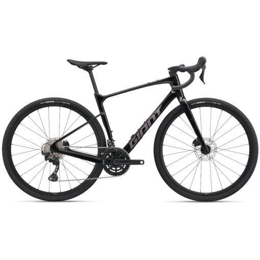 Kruusajalgratas Giant Revolt Advanced 2 | E-pood Tootemaailm Must maantee- või gravel-ratas ketaspidurite, langetatud lenksu ja laiade rehvidega valgel taustal