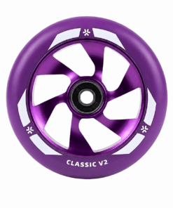 Lilla tõukeratta ratas kirjaga Classic V2