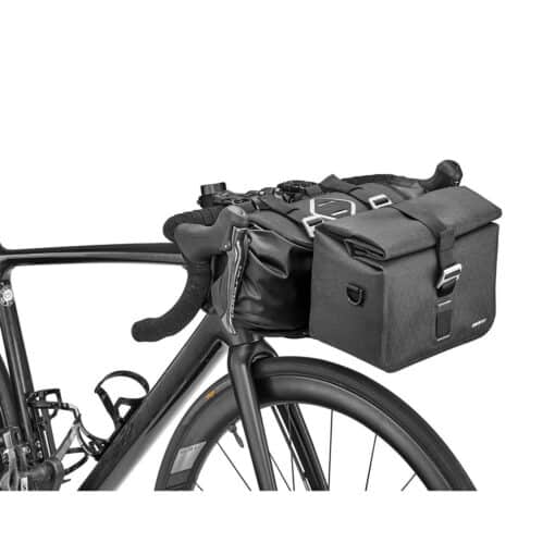 Lenksukott Giant H2Pro veekindel 12,5 l | E-pood Tootemaailm Rattal kinnitatud must jalgrattakott ja lenkstangil lisakott