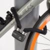 Lülilukk AXA Foldable 1000 105 cm | E-pood Tootemaailm Maanteeratta raamile kinnitatud kaherealine rattalukk ja pudelihoidja ratta esiratta juures