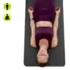 Joogamatt HyperMotion Lotus 6 mm libisemiskindel TPE-materjalist | E-pood Tootemaailm Naine lamab lillades treeningriietes mustal matil, kõrval on venitust ja lõõgastust kujutavad ikoonid