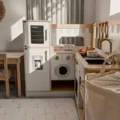 Laste puidust mänguköök koos külmkapi, pliidi, kraanikausi ja pesumasinaga