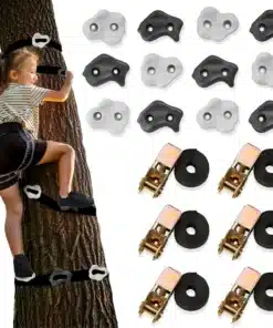 Laps ronib puul ronimisastmete ja kinnitusrihmade abil; pildil on mustad ja valged astmed ning pingutusrihmad