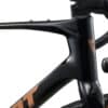 Giant Revolt Advanced 2 Carbon gravel ratas, hall, L | E-pood Tootemaailm Must maanteeratta raam ja lenks lähivaatel valgel taustal