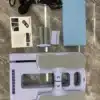 Kokkupandav pilatese treeninglaud koos lati ja takistuskummiga | E-pood Tootemaailm Kokkupandav hall treeningseade koos sinise matiga, toiteadapteri, puldi ja kasutusjuhendiga