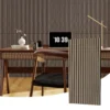 Akustilised seinapaneelid puiduliistudega 120 x 60 cm, 2 tk | E-pood Tootemaailm Vertikaalsed musta ja beeži triibud dekoratiivsel paneelil kaasaegses töökabinetis