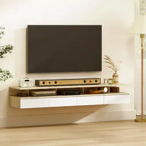 Seinale kinnitatavad öökapid sahtlite ja avatud riiulitega, 2 tk | E-pood Tootemaailm Seinale kinnitatud televiisor ja hele puidust TV-alus sahtlite ning avariiulitega elutoas