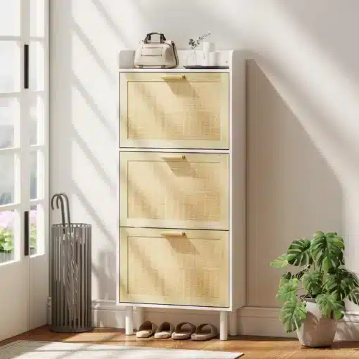 Kitsas kingakapp kolme klapiga 80 × 24,5 × 110 cm | E-pood Tootemaailm Kolme sahtliga hele kingakapp esikus, ülaosas käekott ja dekoratsioonid