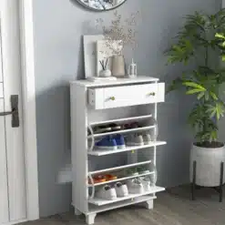 Valge kingariiul sahtli ja kolme tasapinnaga, jalatsid hoiuriiulil