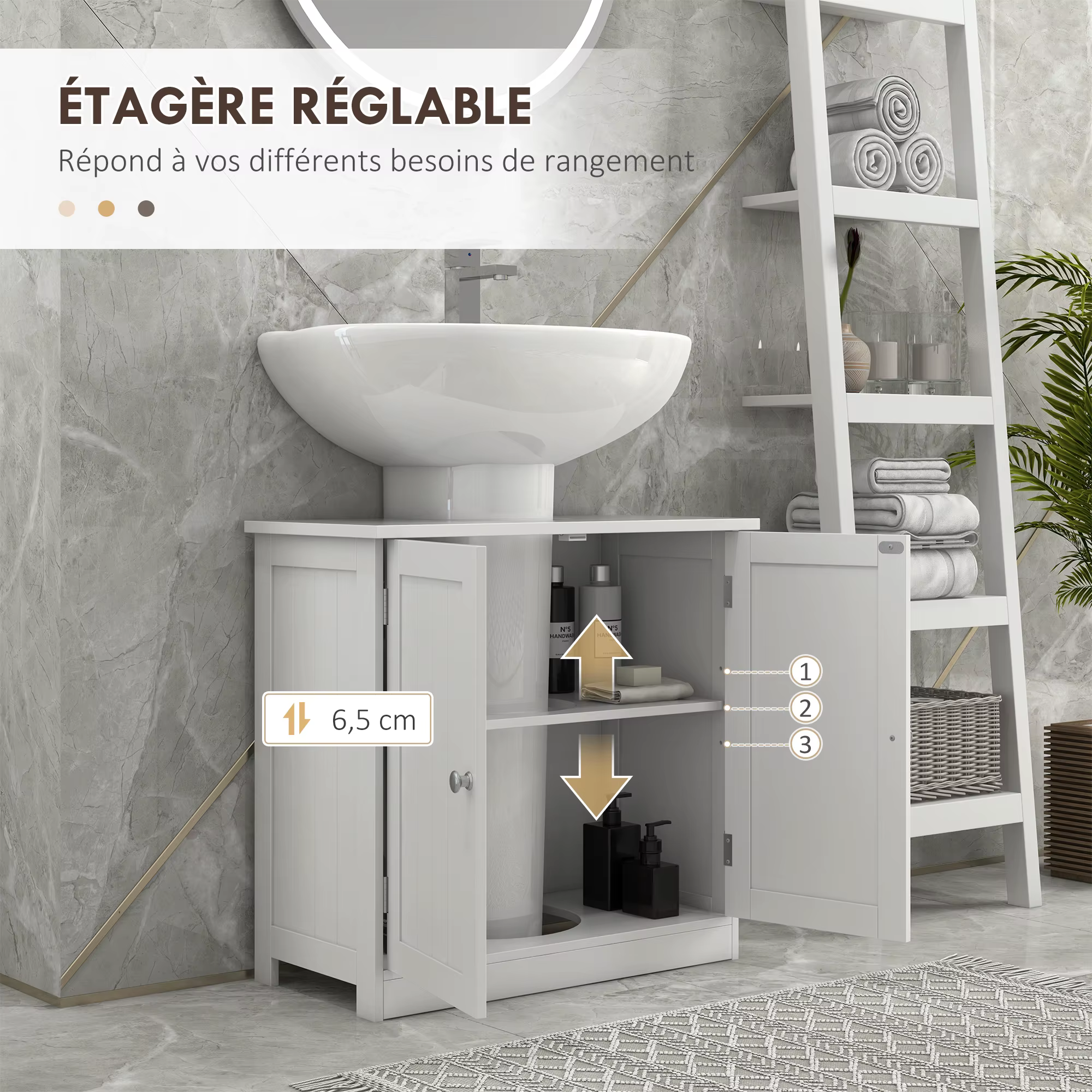 Valge valamukapp avatavate ustega ja 6,5 cm reguleeritava riiuliga vannitoas