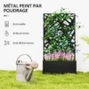 Metallist privaatsussirm sisseehitatud istutuskastiga 61 x 113 cm | E-pood Tootemaailm Must pulbervärvitud metallist taimekast võreseinaga, kaetud roheliste lehtede ja siniste ning roosade õitega