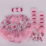 roosade lilledega body, roosad sokid, peapael ja kingad