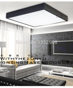 suur kandiline LED laelamp kaasaegses elutoas