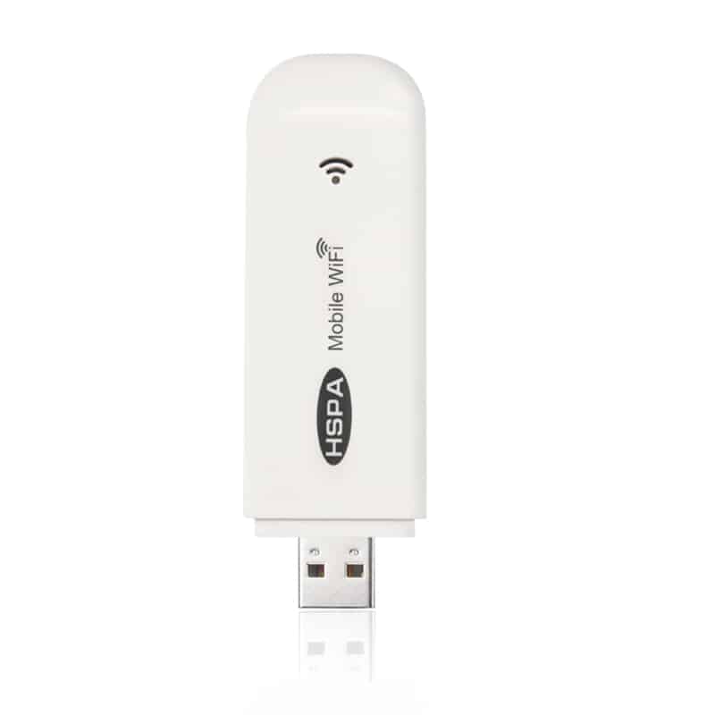 Valge kaasaskantav WiFi ruuter USB-pistmikuga, kompaktsel ja lihtsal taustal.