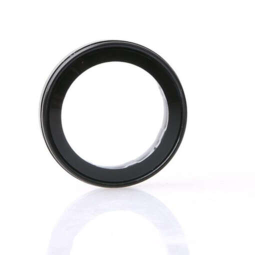 ümmargune musta raamiga UV filter valgel taustal