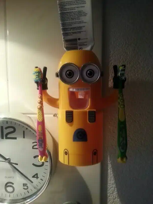 Minionsi hambapasta dosaator | kujundav pilt e-kaubamaja pildikogust