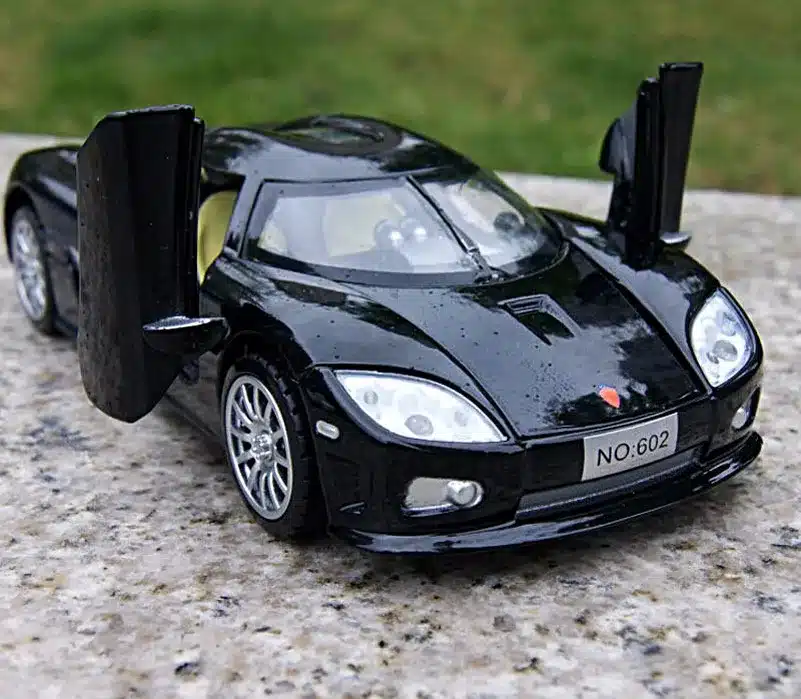 Uhke musta värvi auto | kujundav pilt e-kaubamaja pildikogust