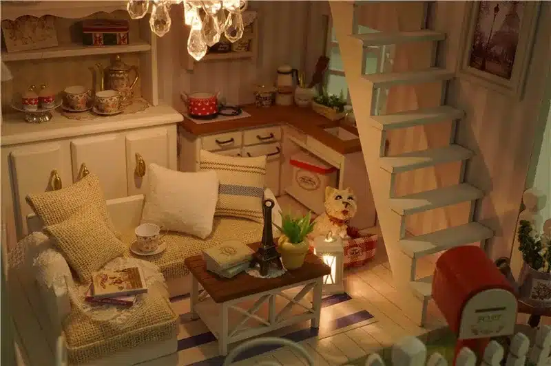 Miniatuurne "Pariisi apartement" stiilis möbleeritud nukumaja meisterdamiseks | kujundav pilt e-kaubamaja pildikogust