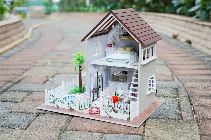 Miniatuurne "Pariisi apartement" stiilis möbleeritud nukumaja meisterdamiseks | kujundav pilt e-kaubamaja pildikogust