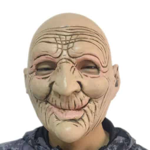 kortsuline vana mehe mask, millel on realistlikud detailid ja nahatoon
