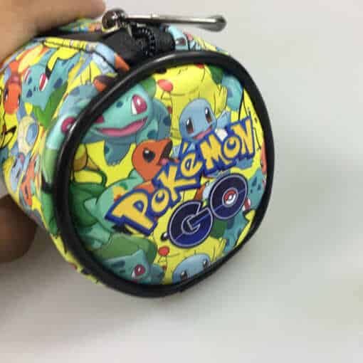 värviline pinal pokemonide kujutistega, lukuga suletav