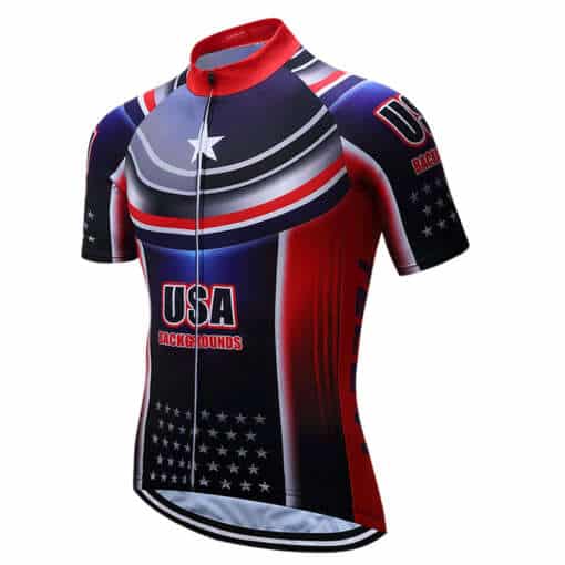 punane, sinine ja valge lühikeste varrukatega spordisärk USA teemalise disainiga