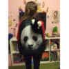 seljakott panda pildiga, tüdruk seljas