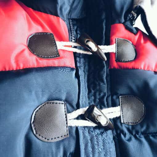 Soe kapuutsiga vest lastele