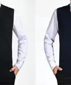 kaks meest kannavad tumedaid v-kaelusega veste, üks must ja teine tumesinine, valge triiksärgi ja lipsuga