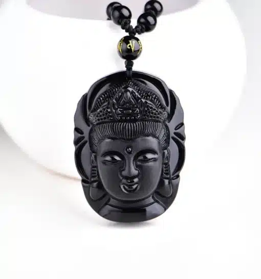 mustast kivist buddha peaga ripats kaelakeel