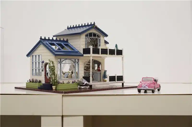 Kokkupandav miniatuurne romantiline nukumaja tüdrukutele | kujundav pilt e-kaubamaja pildikogust