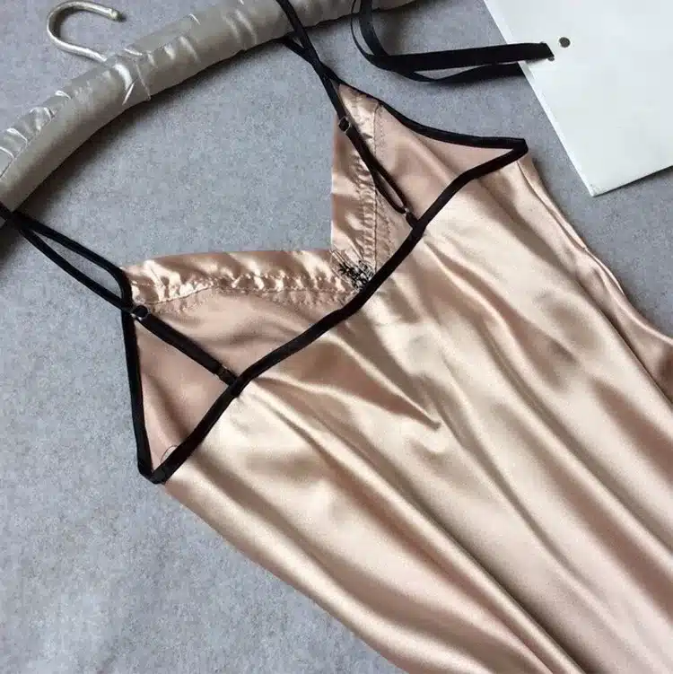 Ladies Sexy Silk Satin Night Dress Sleeveless Nighties V-neck Nightgown Solid Nightdress Lace Night Gown Sleepwear For Women 34